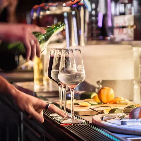 Schwarzer Baer 4* Линц