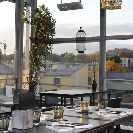 Schwarzer Baer Отель Линц