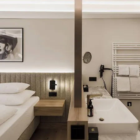 Schwarzer Baer Hotel 4*