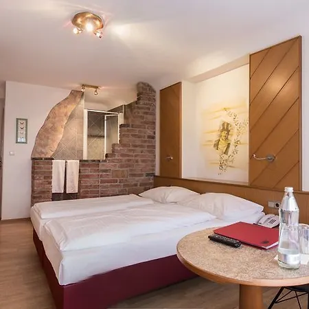 Hotel Schwarzer Baer 4*
