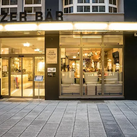 Schwarzer Baer Отель Линц