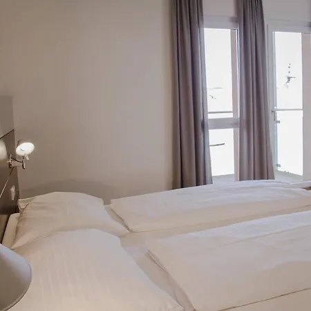 Отель Schwarzer Baer