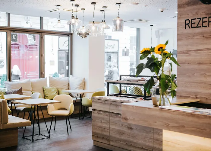 Отель Schwarzer Baer Линц