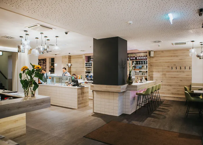 Schwarzer Baer Отель Линц