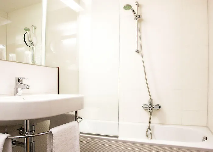 Отель Schwarzer Baer Линц