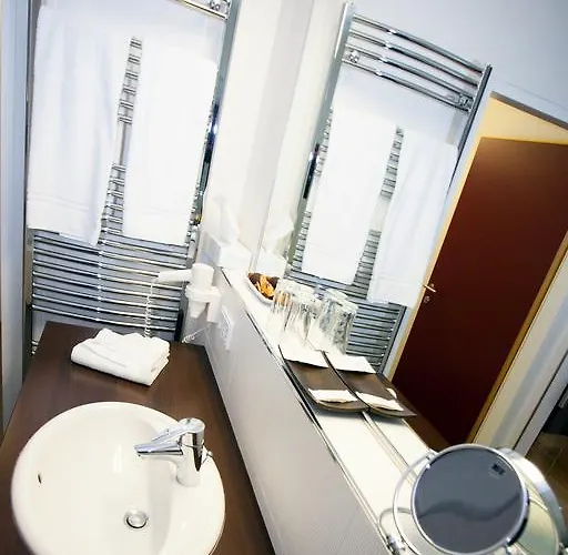 Schwarzer Baer 4* Λιντς