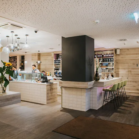 シュバルツァー ベア ホテル リンツ